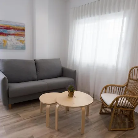 Solset Bajo A Апартаменти *